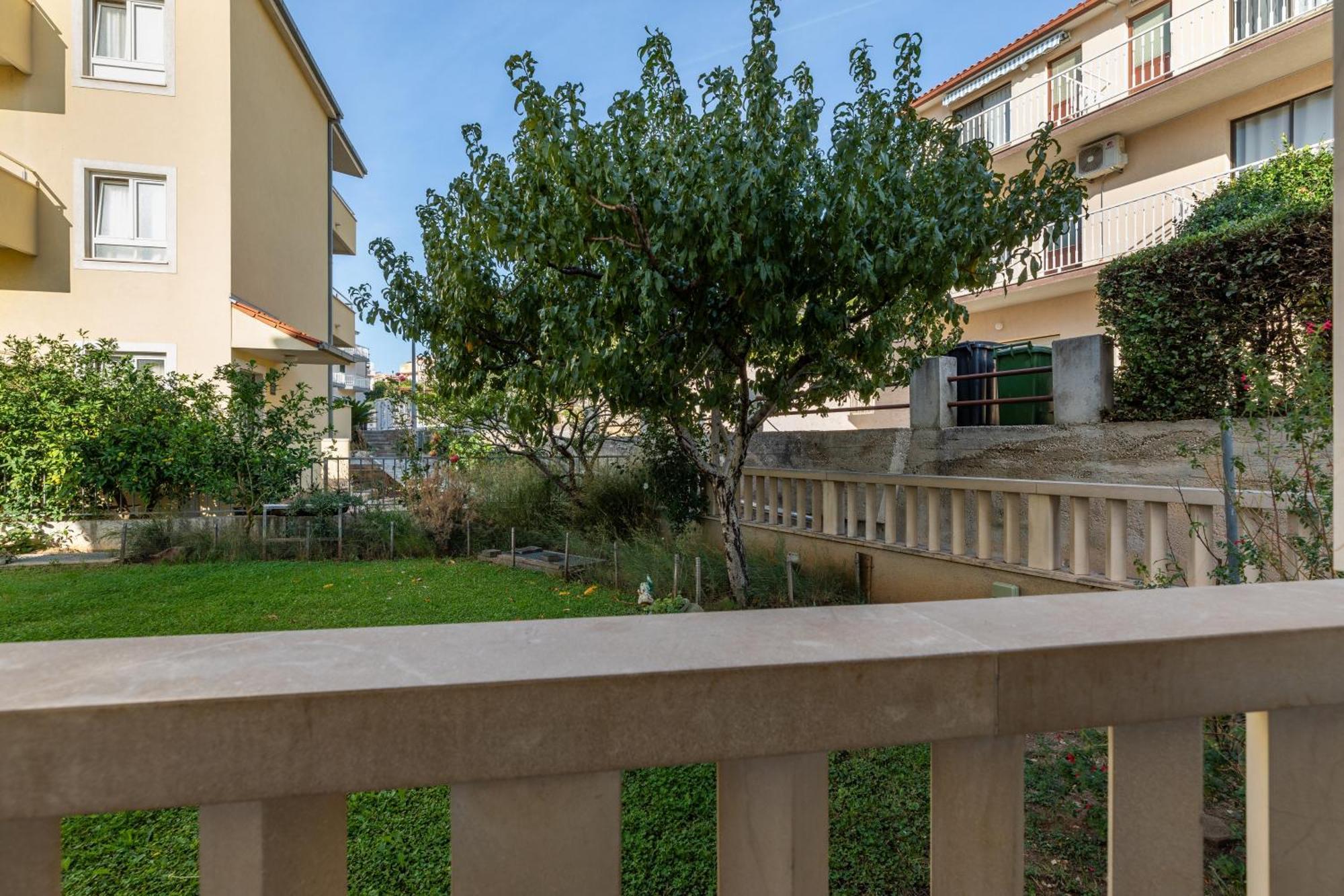 Apartments By The Sea Duce, Omis - 5973 ภายนอก รูปภาพ
