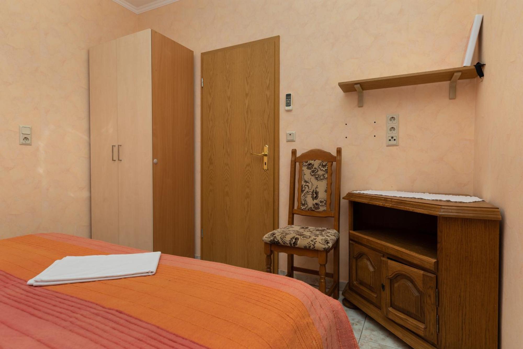Apartments By The Sea Duce, Omis - 5973 ห้อง รูปภาพ